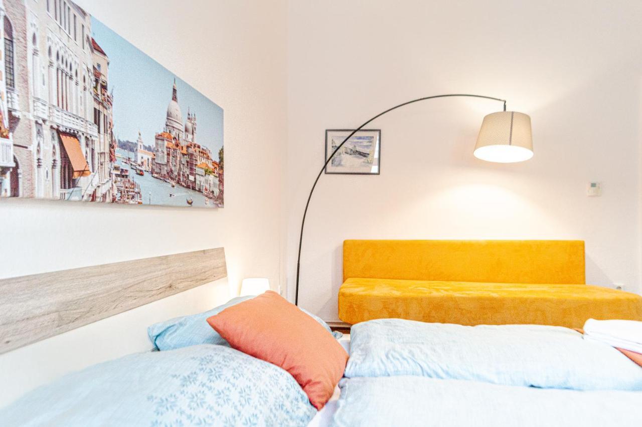 Comfy 2Br- Apartment Near Wiener Stadthalle Luaran gambar